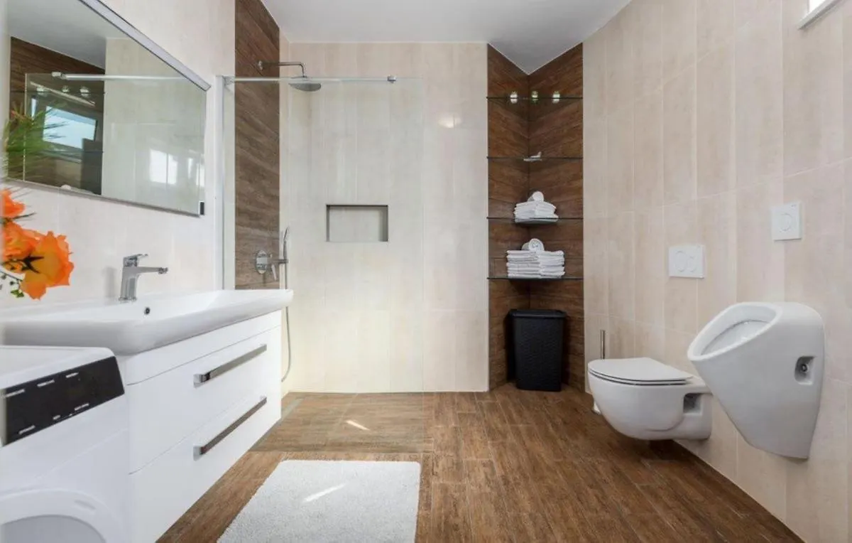 Family Friendly Apartments With A Swimming Pool Pula - 23595