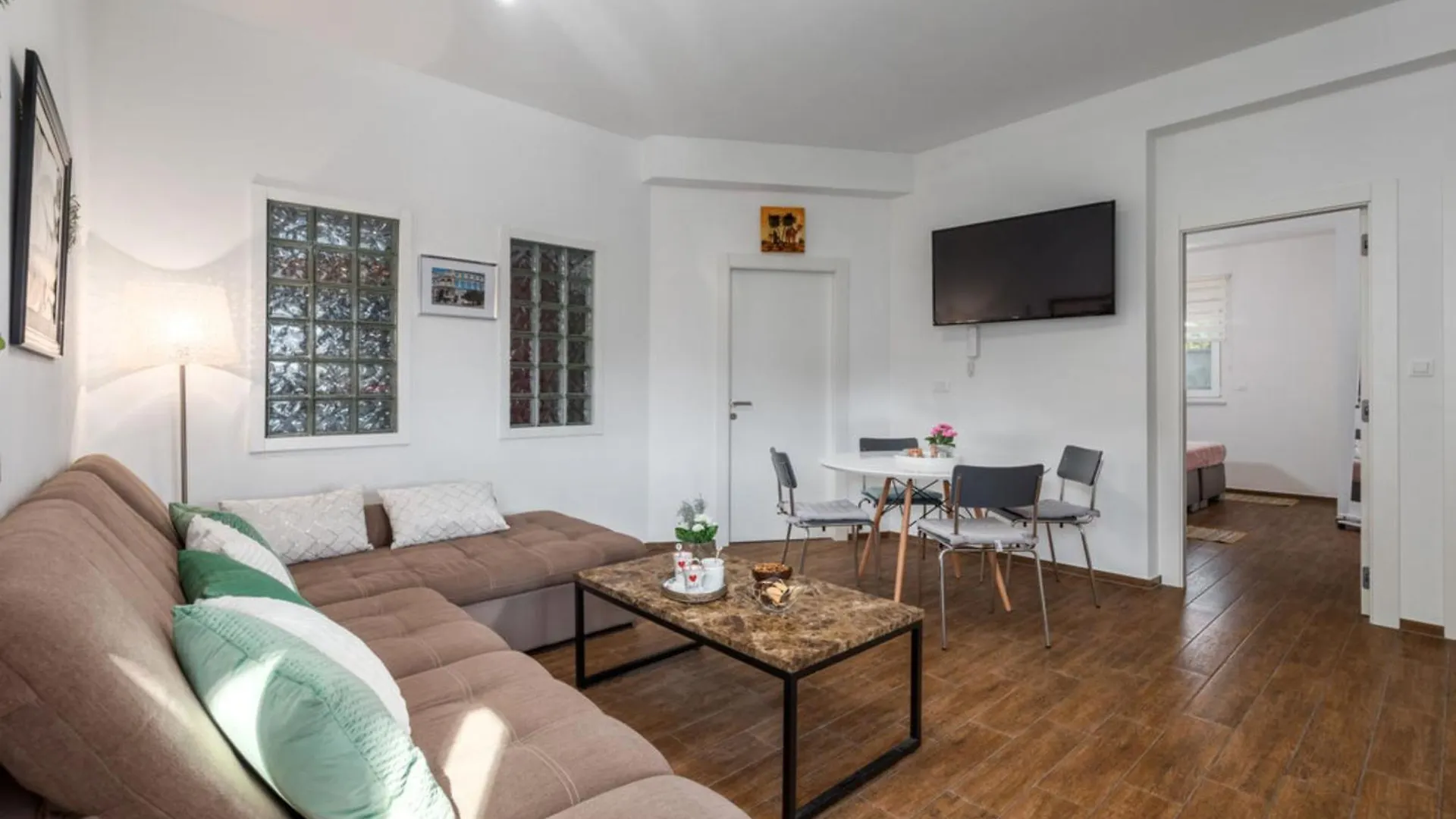 Family Friendly Apartments With A Swimming Pool Pula - 23595
