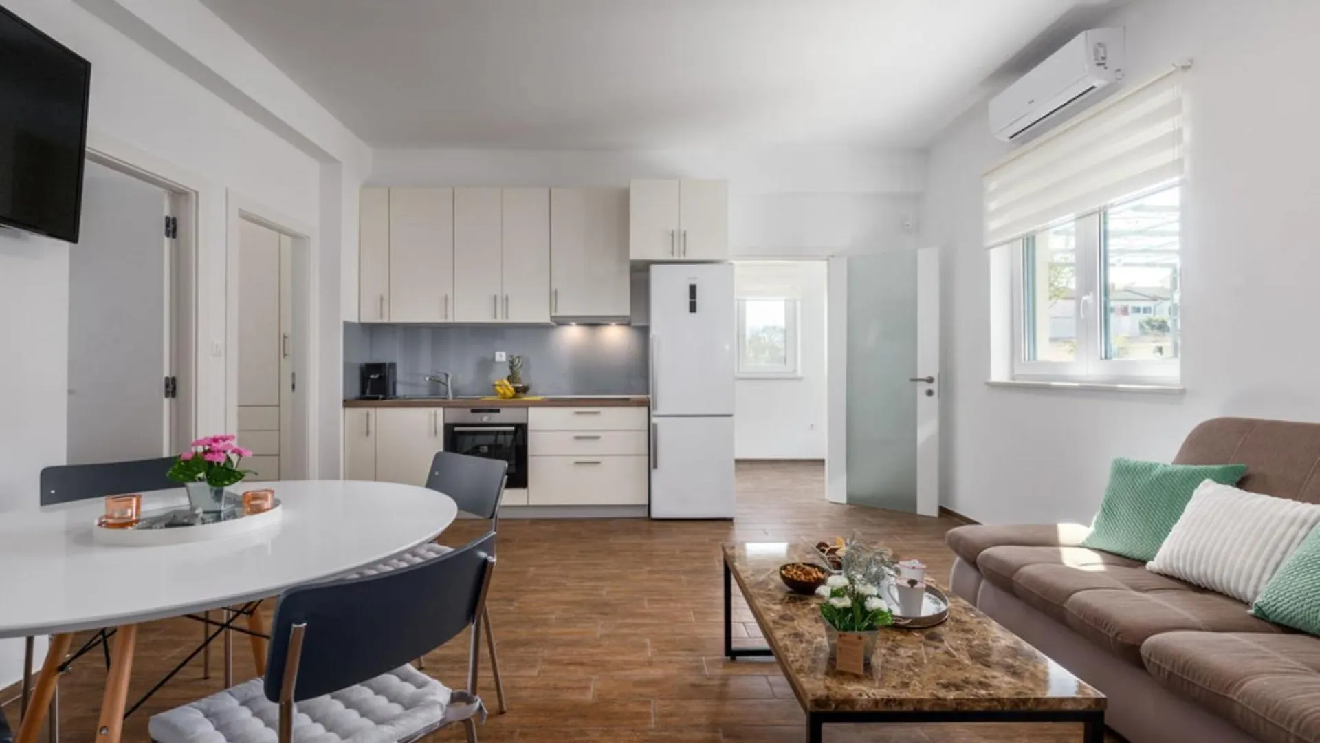 Family Friendly Apartments With A Swimming Pool Pula - 23595