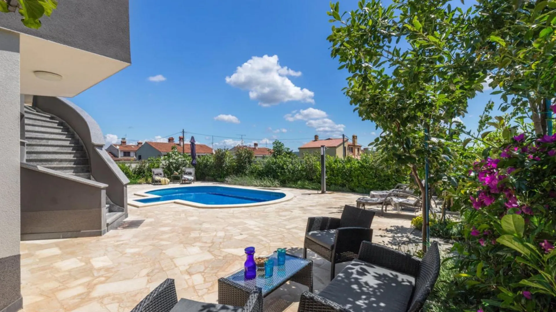 Family Friendly Apartments With A Swimming Pool Pula - 23595