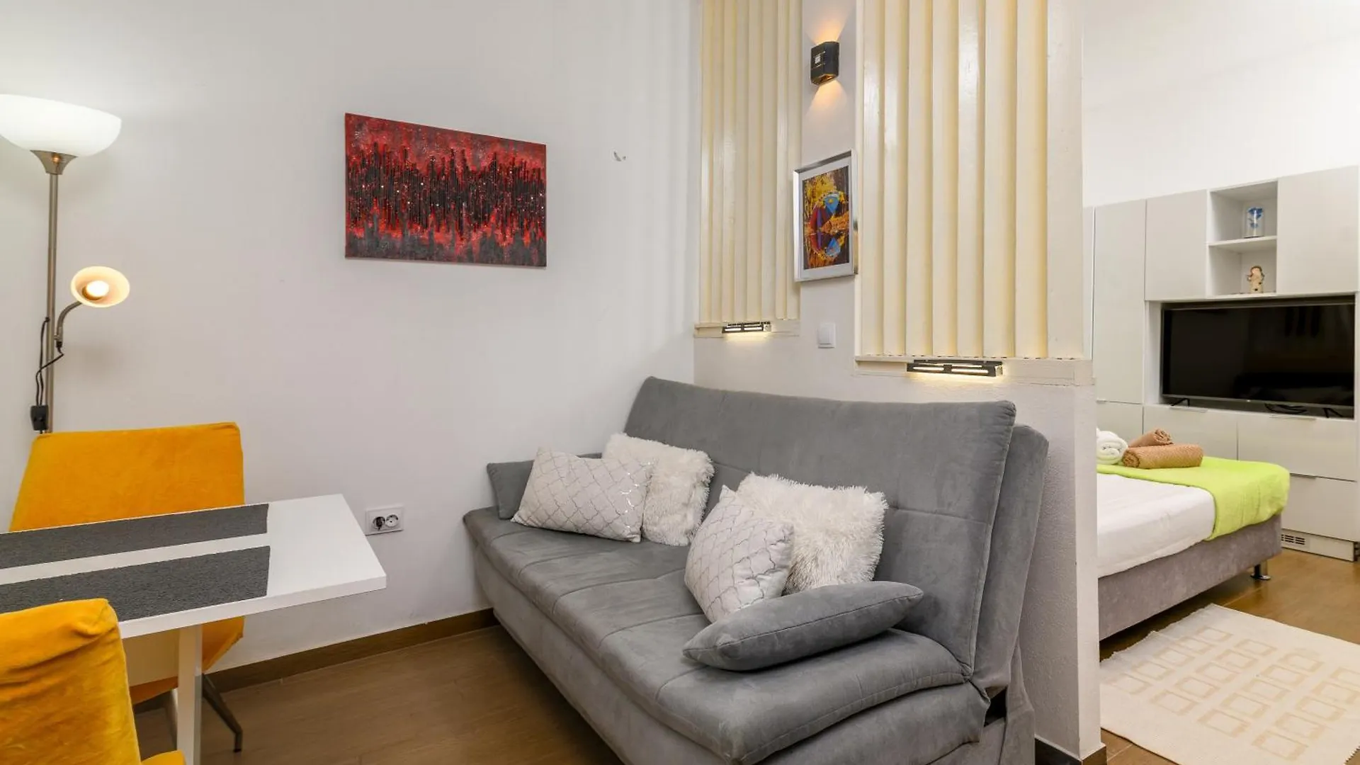 Family Friendly Apartments With A Swimming Pool Pula - 23595
