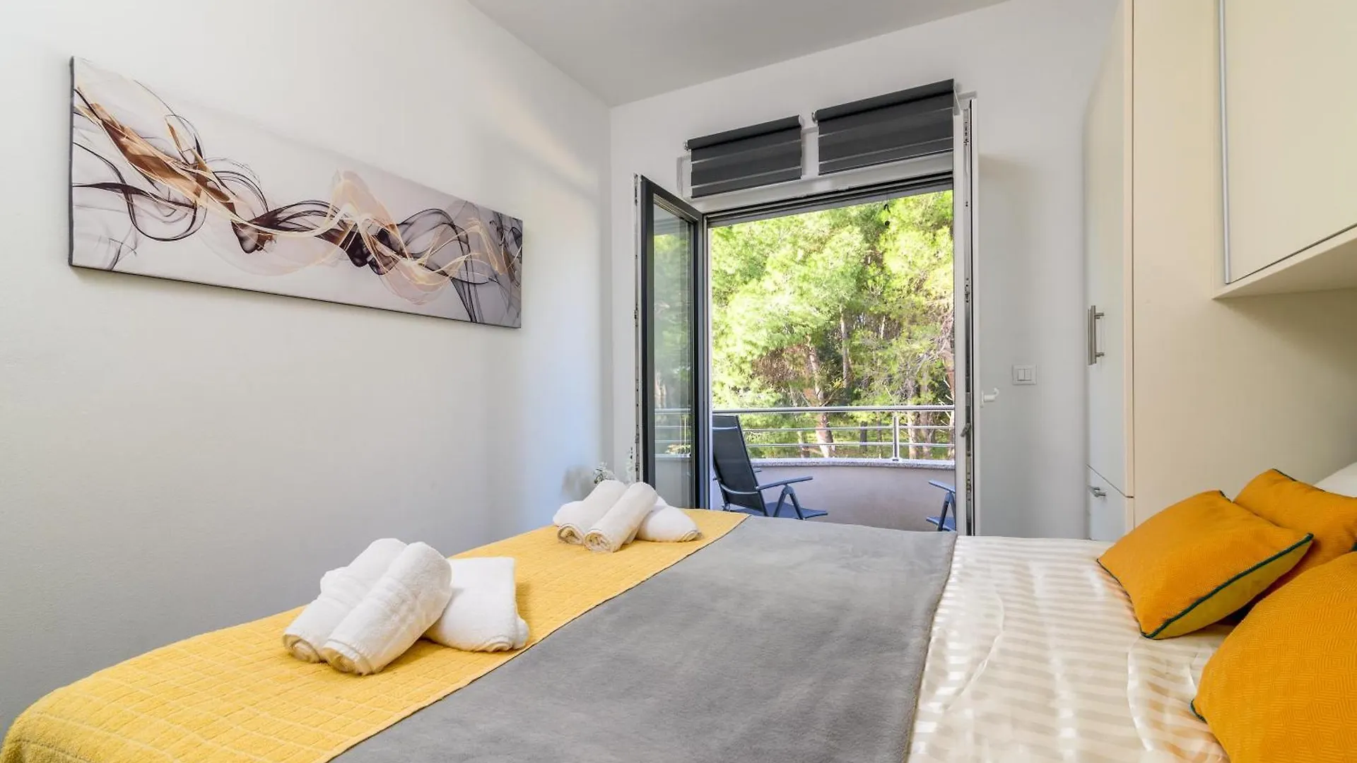 Family Friendly Apartments With A Swimming Pool Pula - 23595 0*,  Croatia