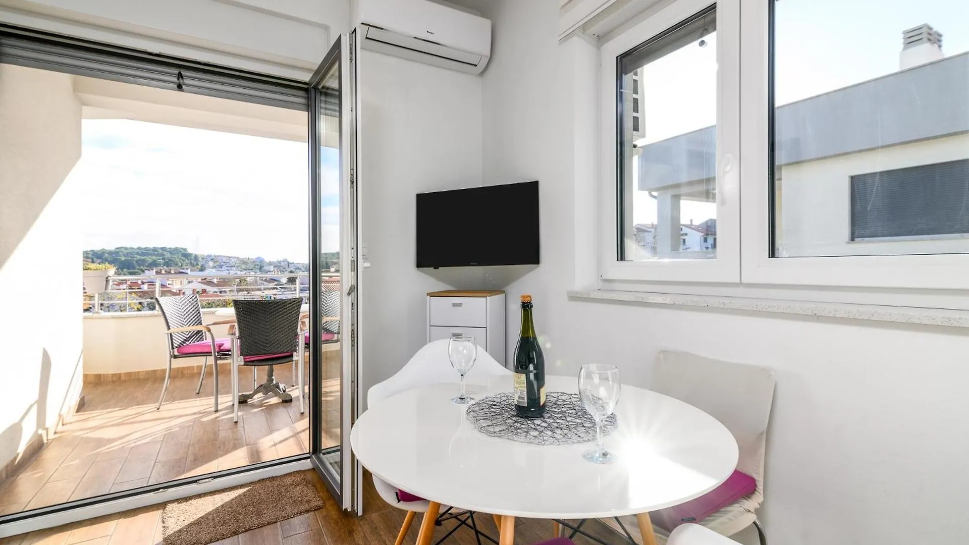 Family Friendly Apartments With A Swimming Pool Pula - 23595 0*,  Croatia