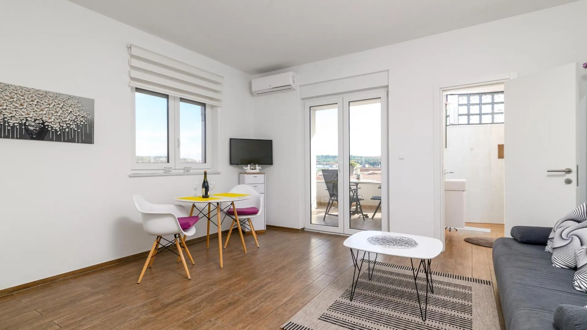 Family Friendly Apartments With A Swimming Pool Pula - 23595