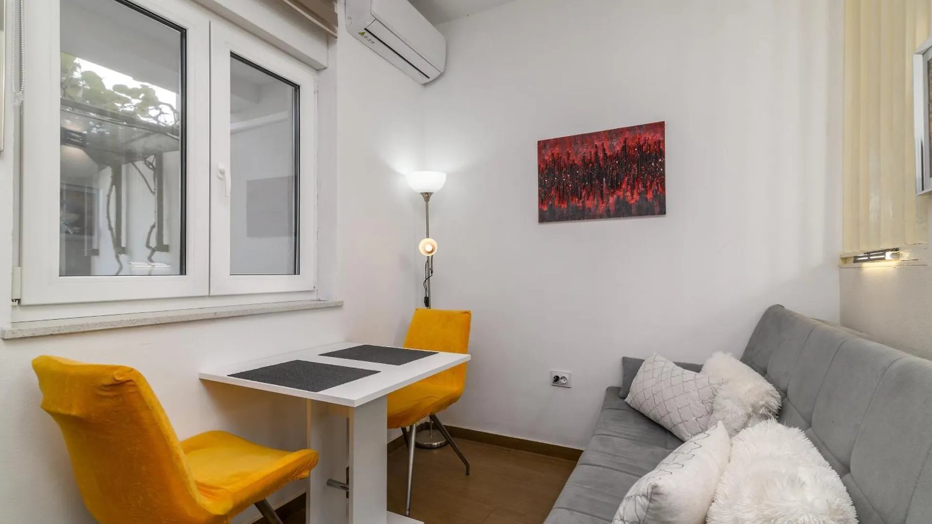 Family Friendly Apartments With A Swimming Pool Pula - 23595 0*,