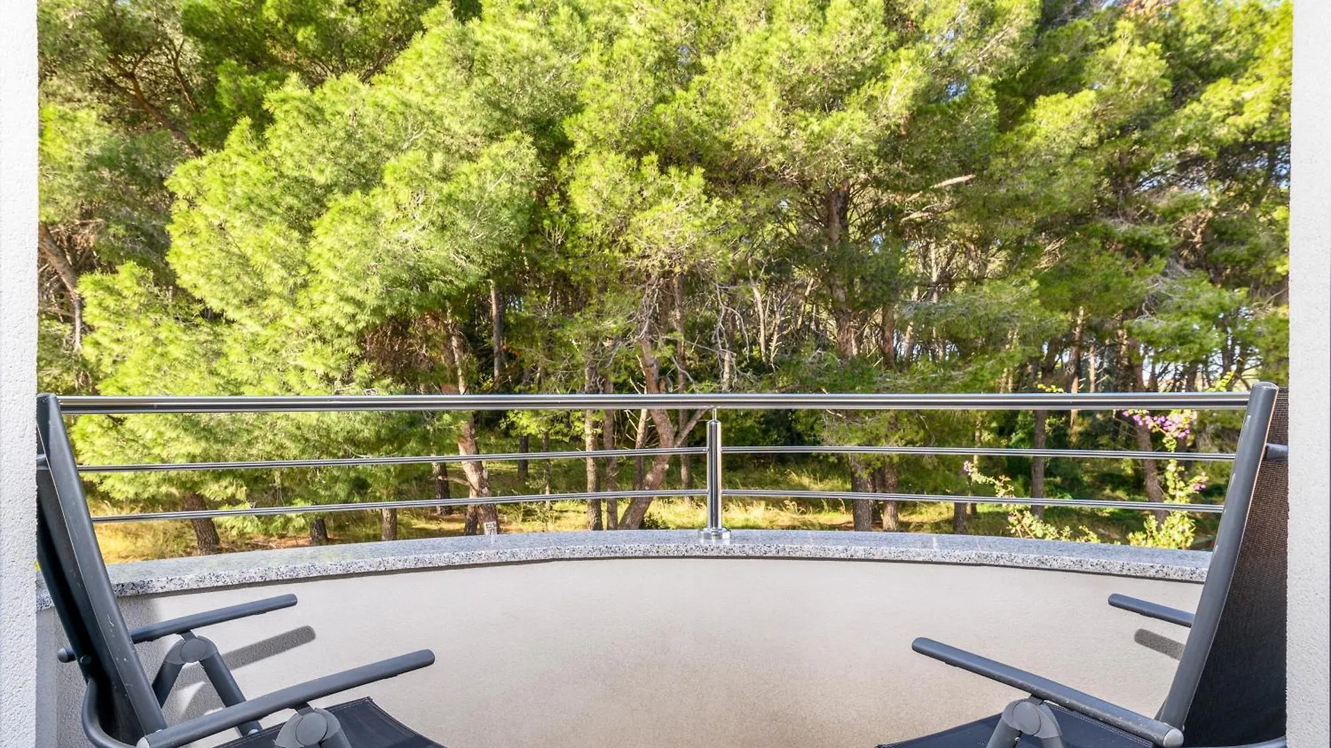 Family Friendly Apartments With A Swimming Pool Pula - 23595